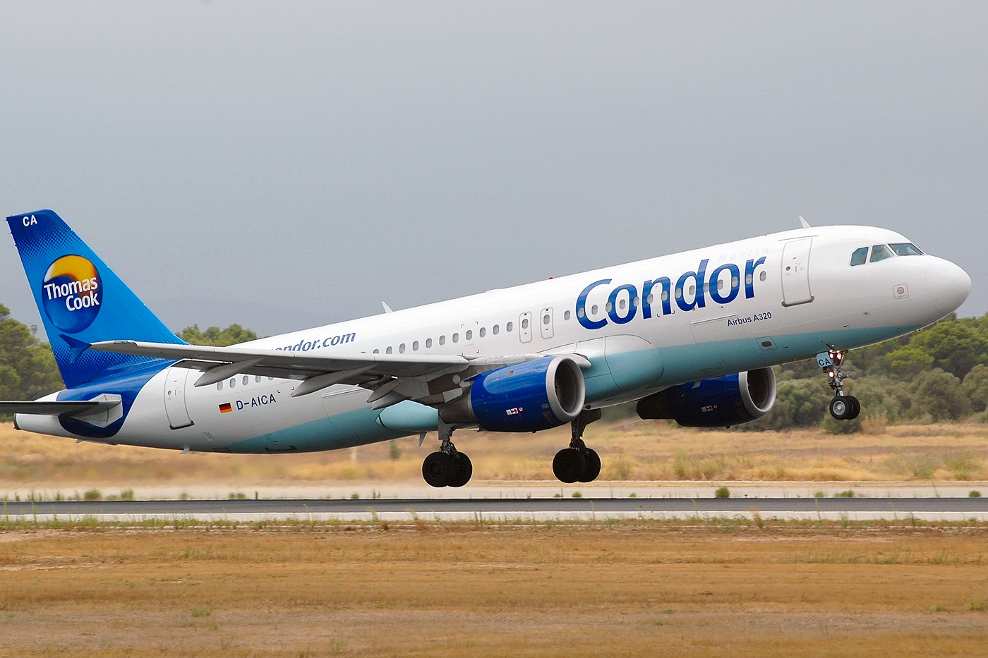 D-AICA (774) 1998 Airbus A320-212