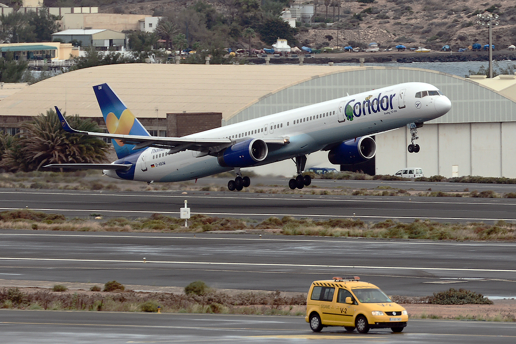 D-ABOM (29022) 2000 Boeing 757-330(WL)