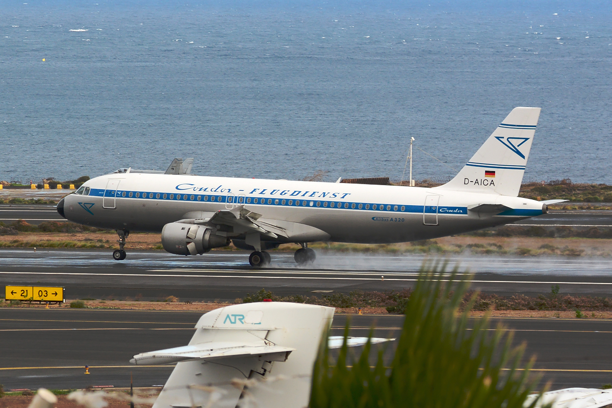 D-AICA (774) 1998 Airbus A320-212