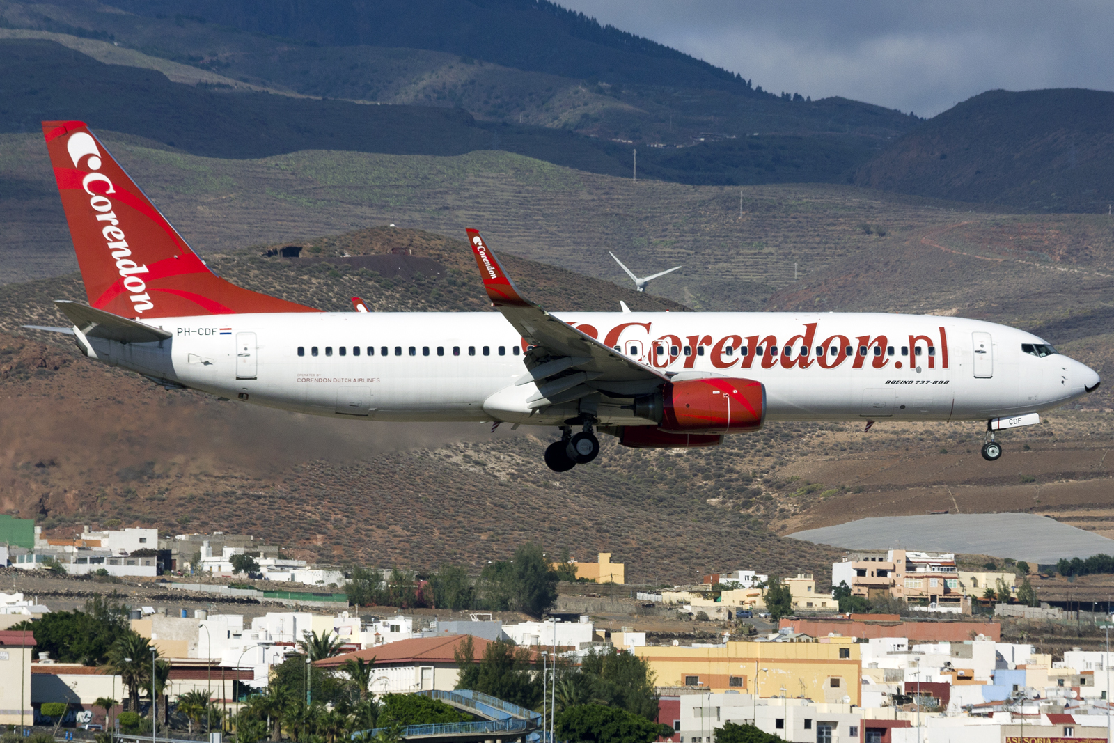 PH-CDF (28227) 1999 Boeing 737-804(WL)