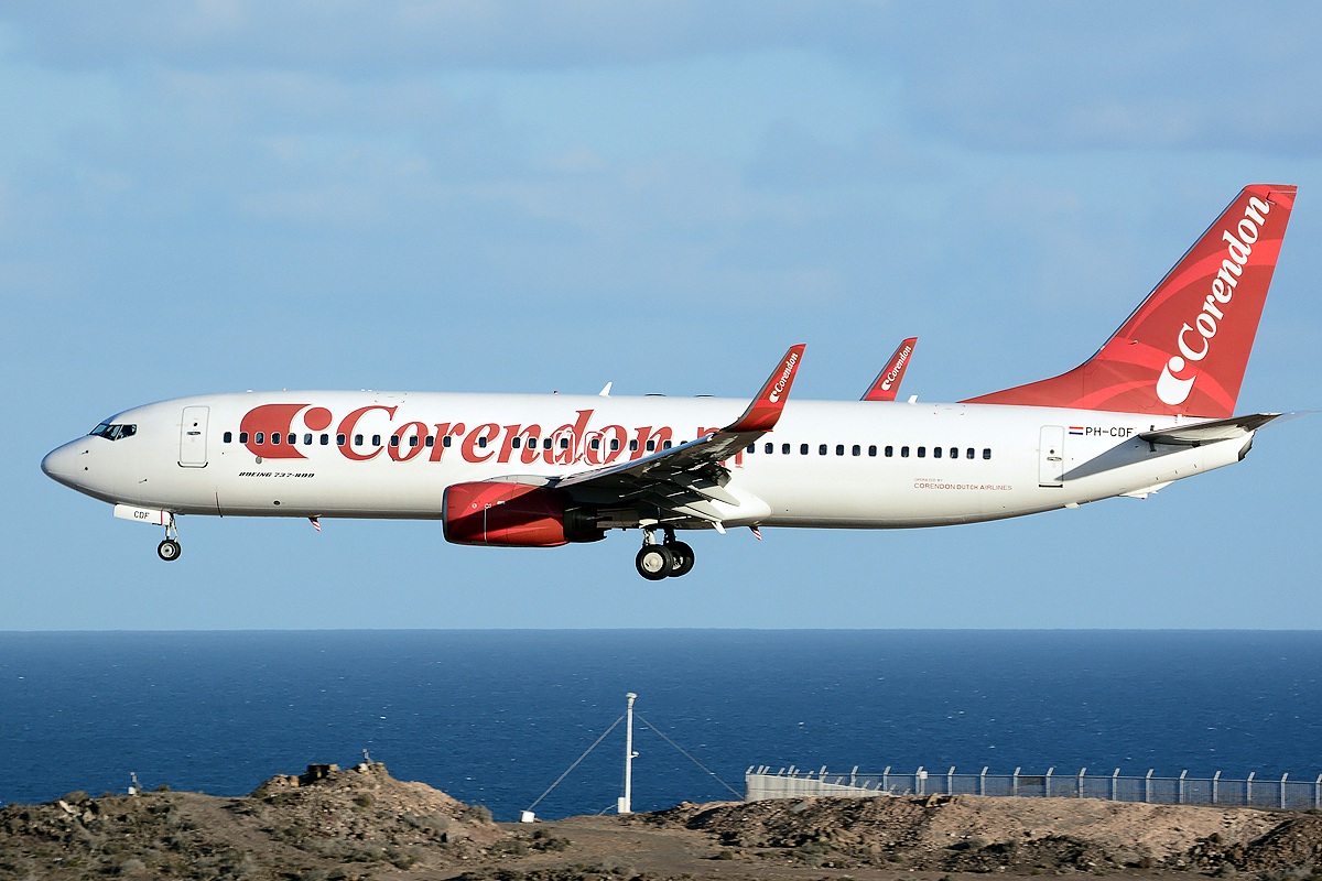 PH-CDF (28227) 1999 Boeing 737-804(WL)