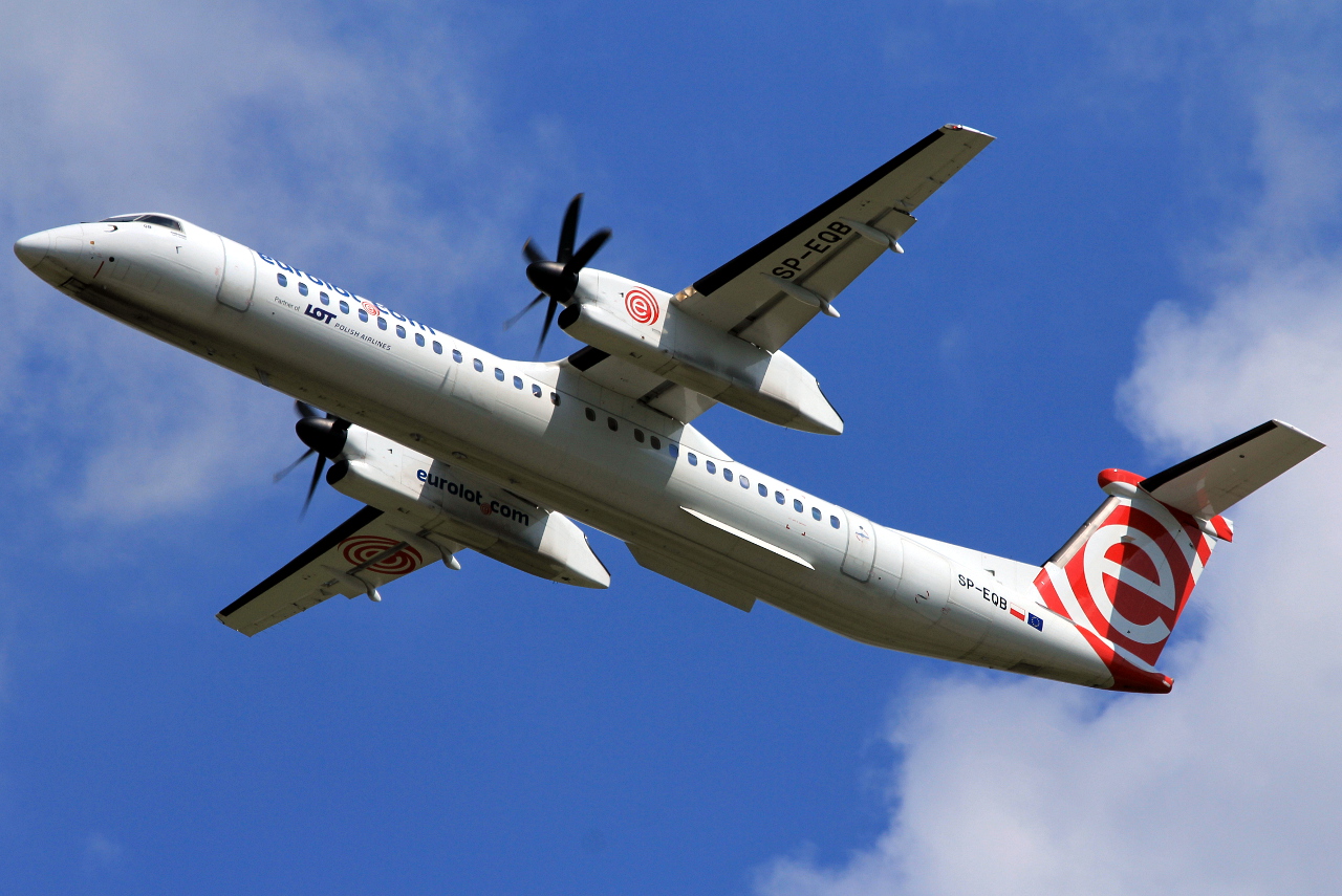 SP-EQB (4407) Bombardier Dash 8-Q402