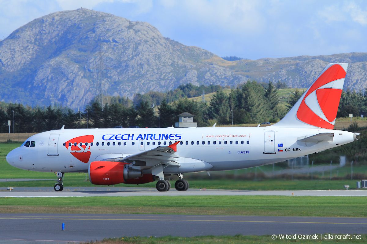 OK-MEK (3043) 2007 Airbus A319-112