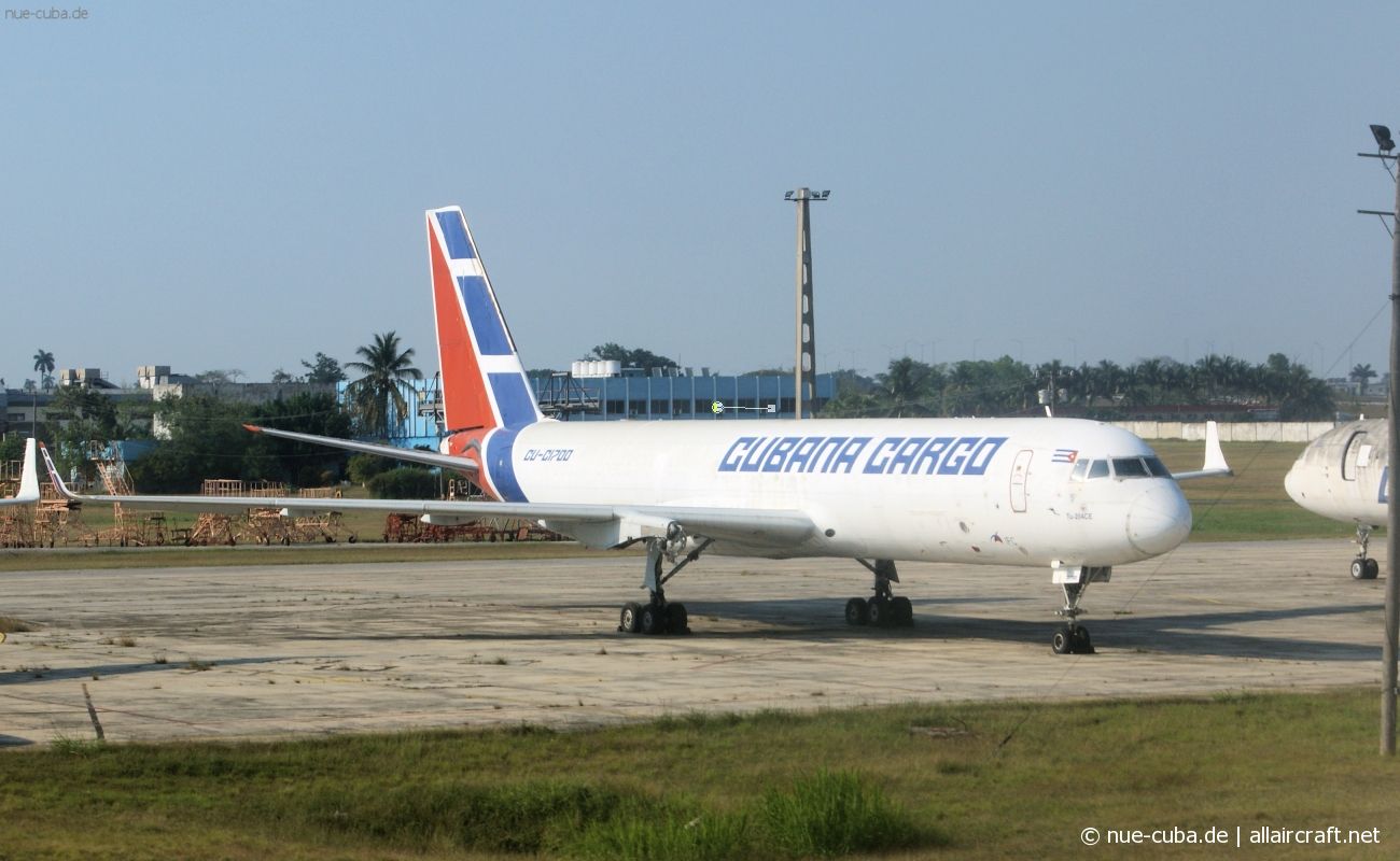 CU-C1700 (1450743164036) Tupolev Tu-204-100CE