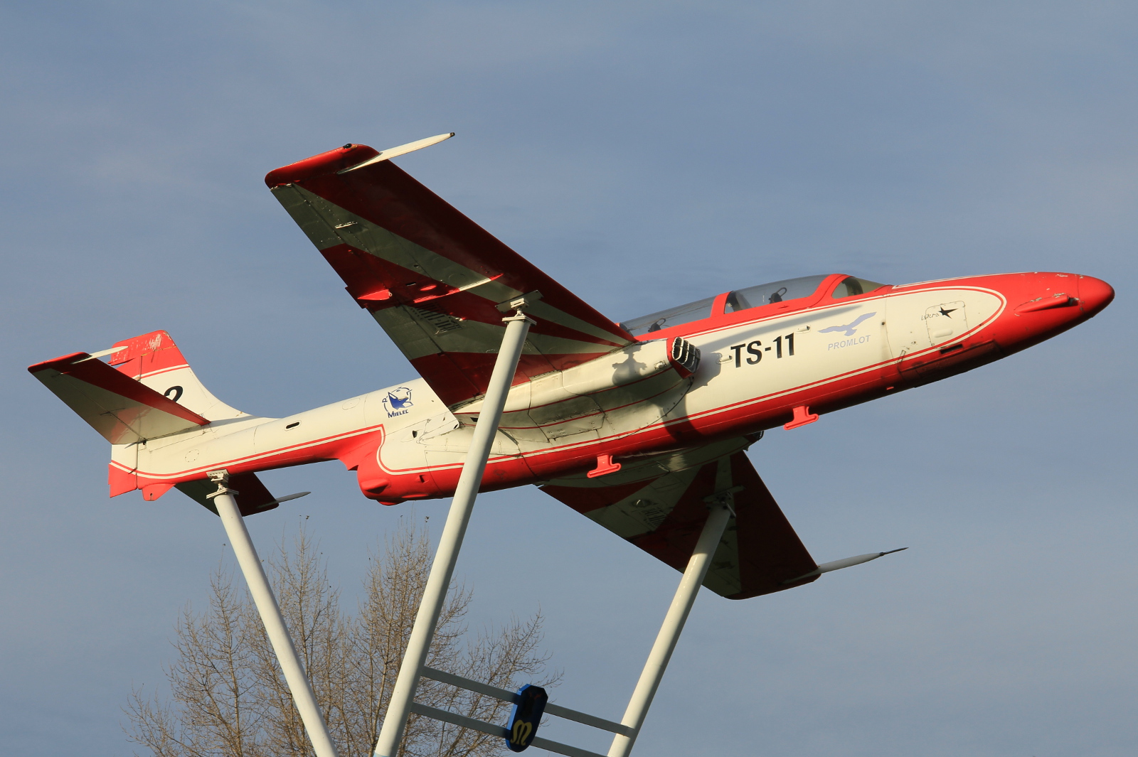 432 (3H 15-07) 1978 PZL-Mielec TS-11 Iskra