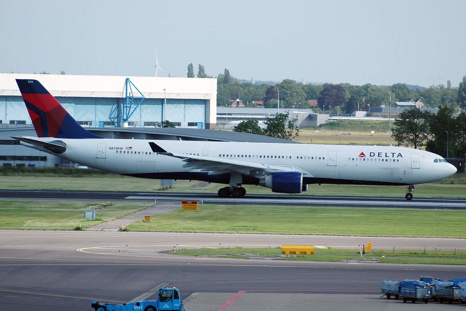 N811NW (690) 2005 Airbus A330-323