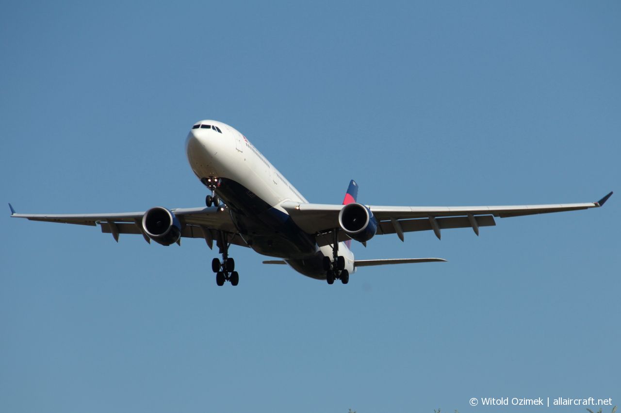 N802NW (00533) Airbus A330-323