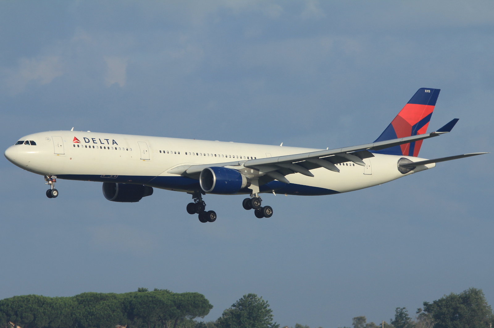 N813NW (799) 2006 Airbus A330-323