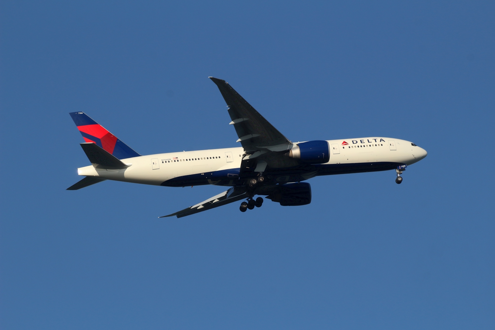N706DN (30440) Boeing 777-232