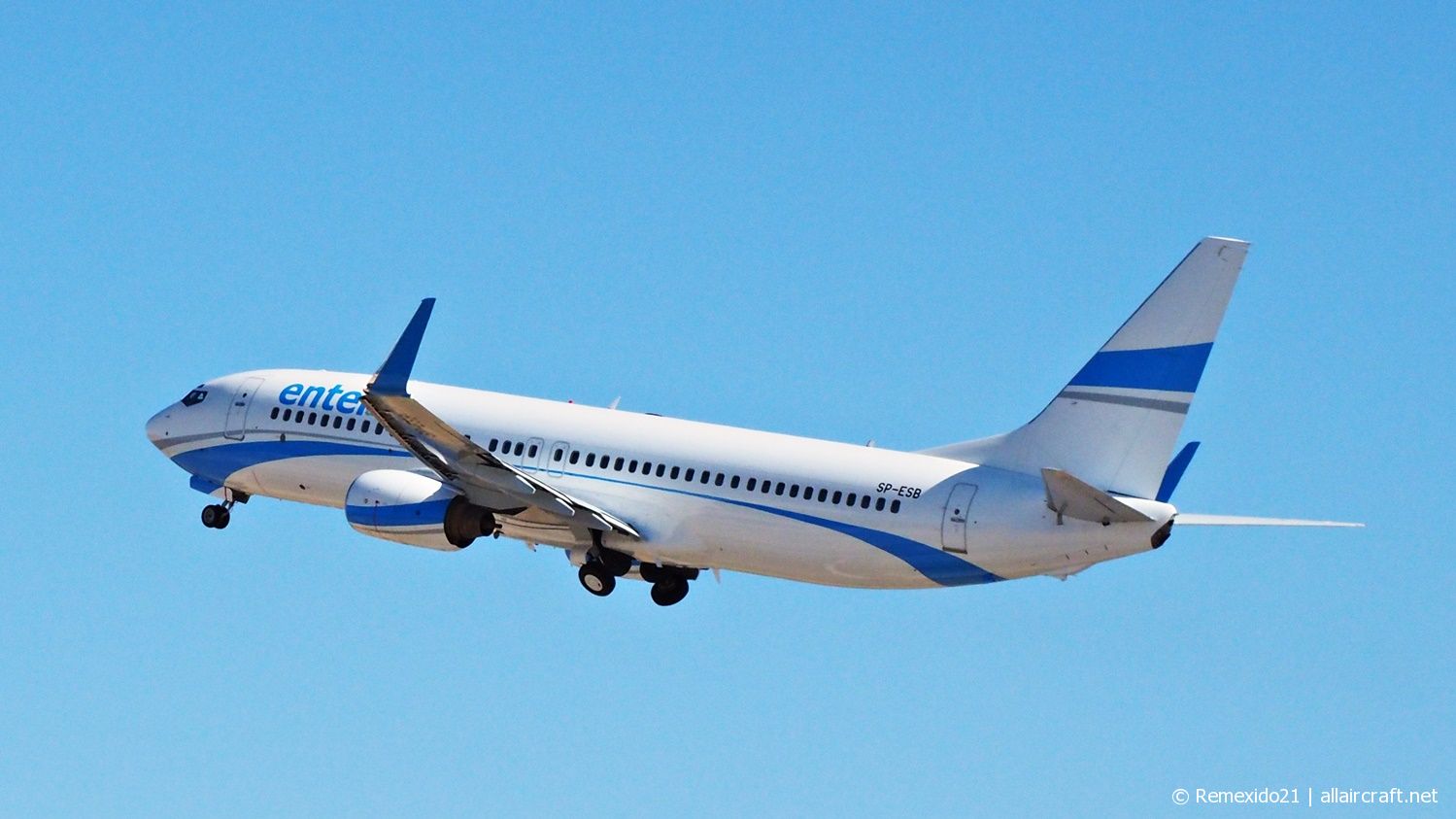 SP-ESB · Boeing 737-8Q8(WL) · (FAO / LPFR)