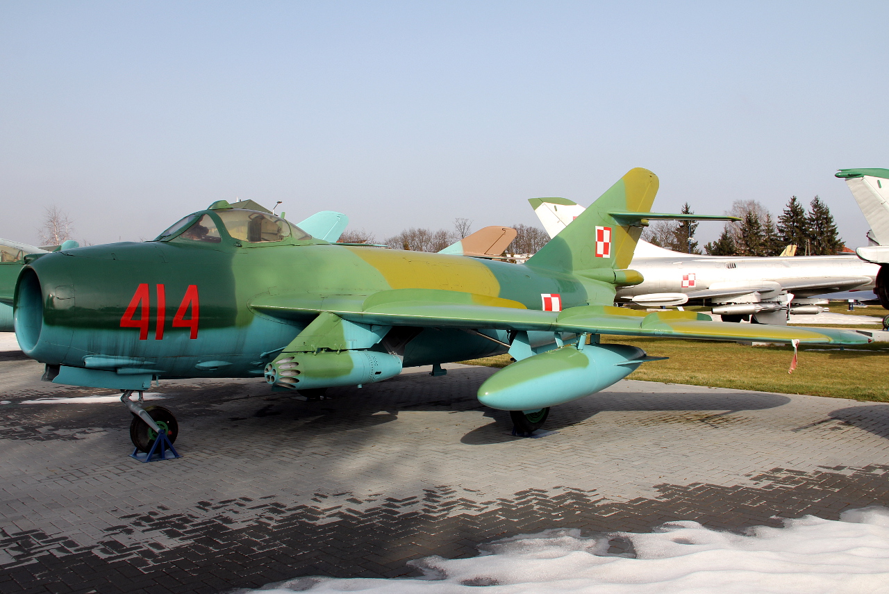 414 (1J0414) PZL-Mielec Lim-6bis