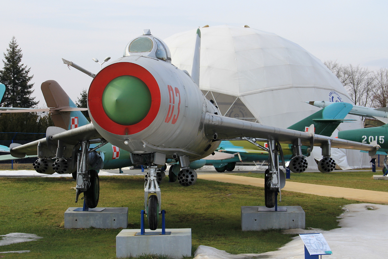 03 (5303) Sukhoi - Su-7BM
