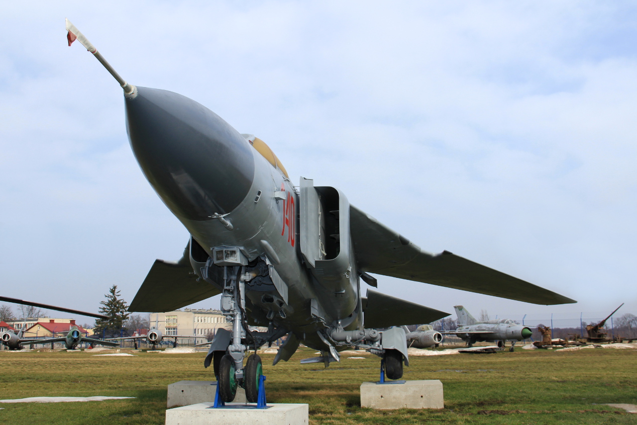 40 (0390217140) Mikoyan-Gurevich MiG-23MF