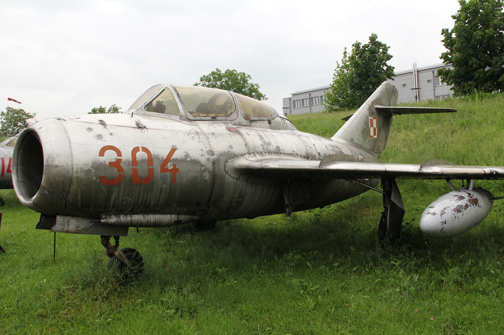 304 (1A03504) PZL-Mielec SBLim-2M (MiG-15UTI)