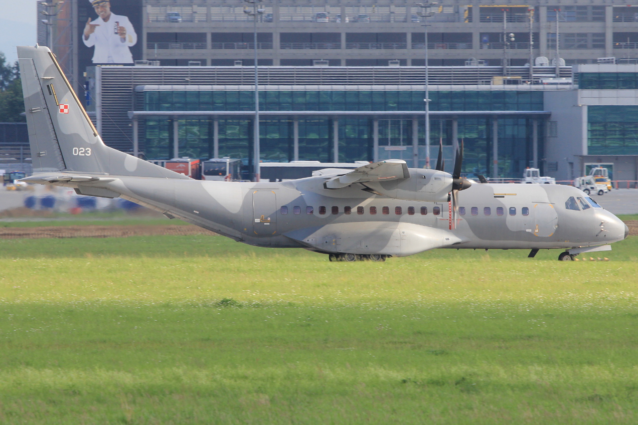 023, (cn S-089), CASA C-295M