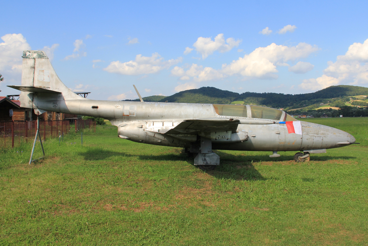 817 (1H 08-17) 1970 PZL-Mielec TS-11 Iskra