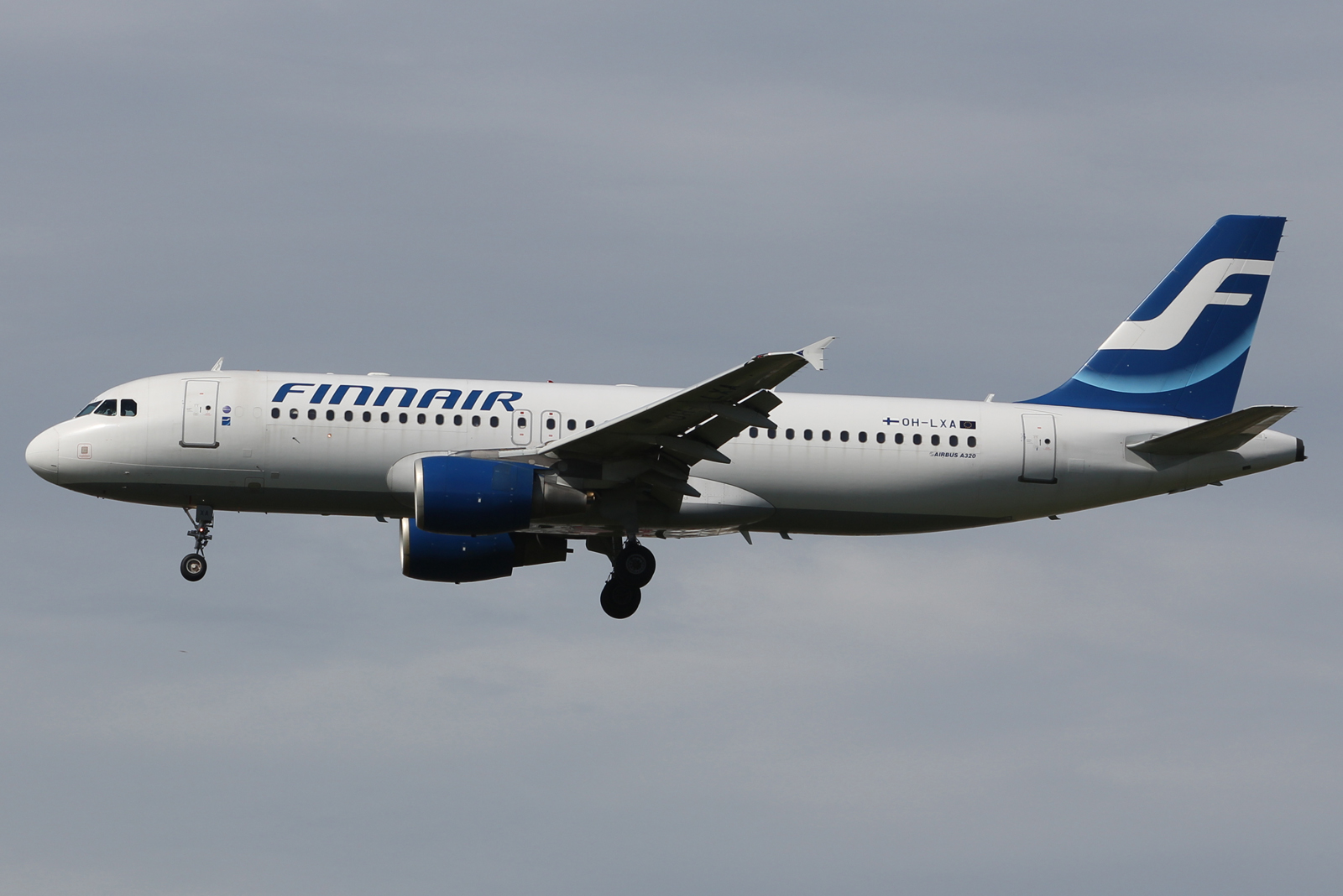 OH-LXA (001405) Airbus A320-214