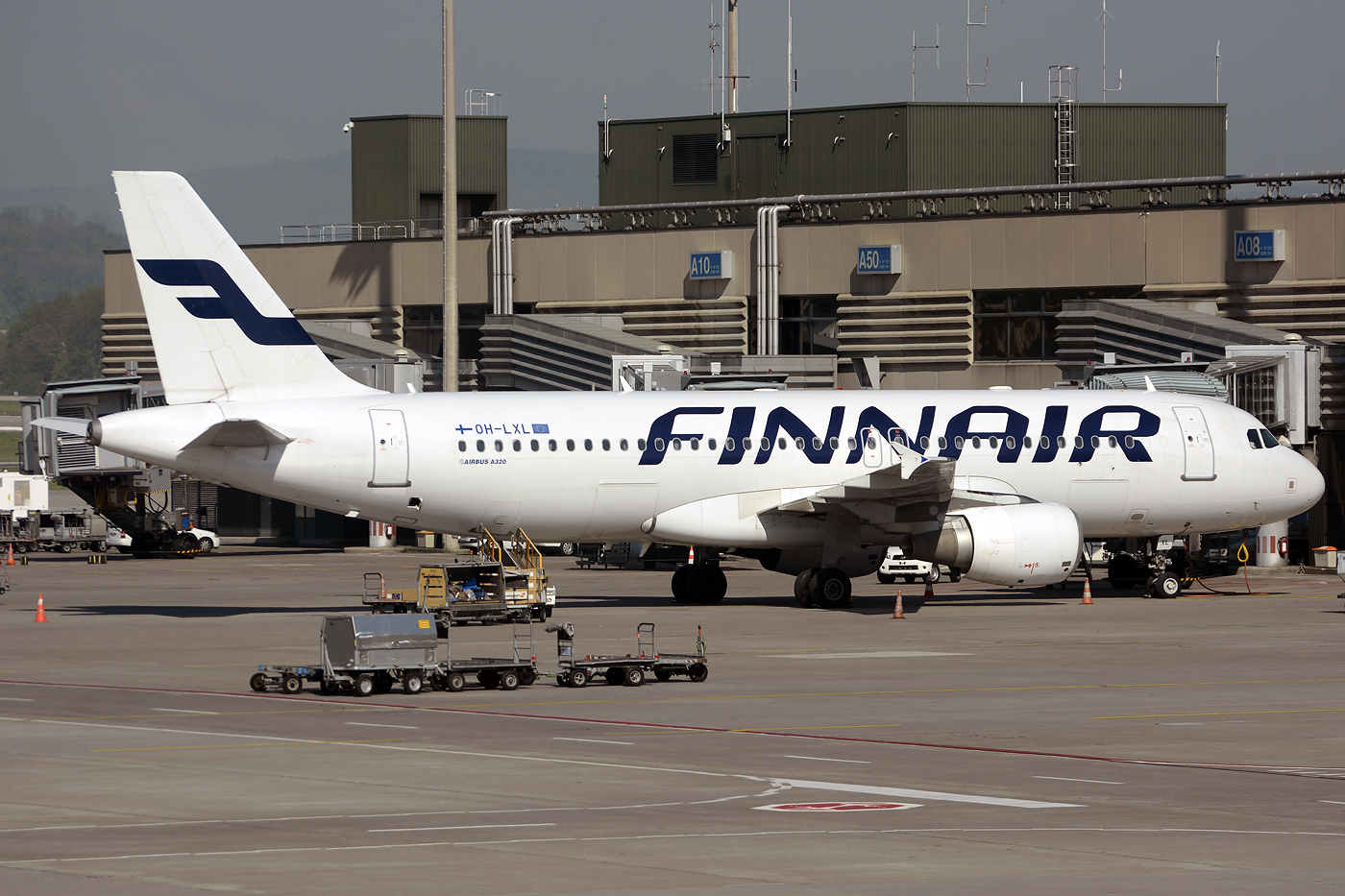 OH-LXL (002146) Airbus A320-214
