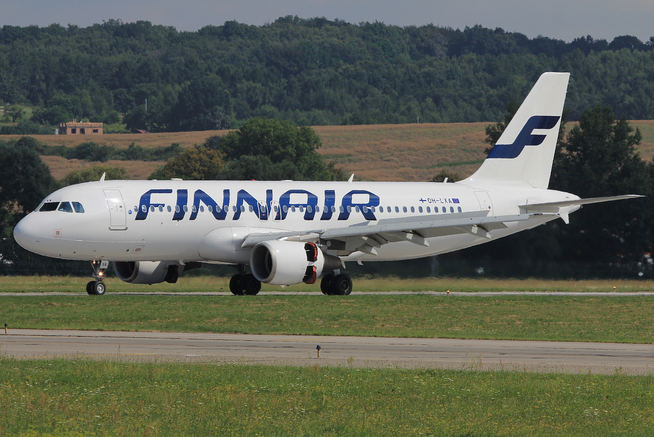 OH-LXA, (cn 1405), Airbus A320-214