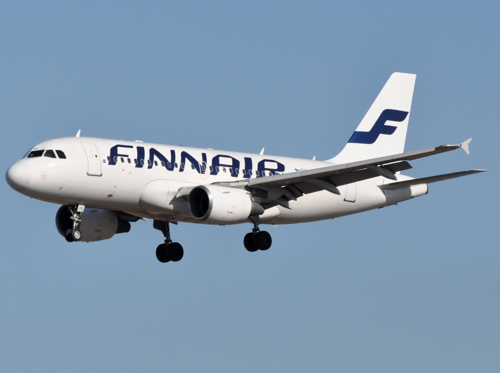 OH-LVB (1107) 1999 Airbus A319-112