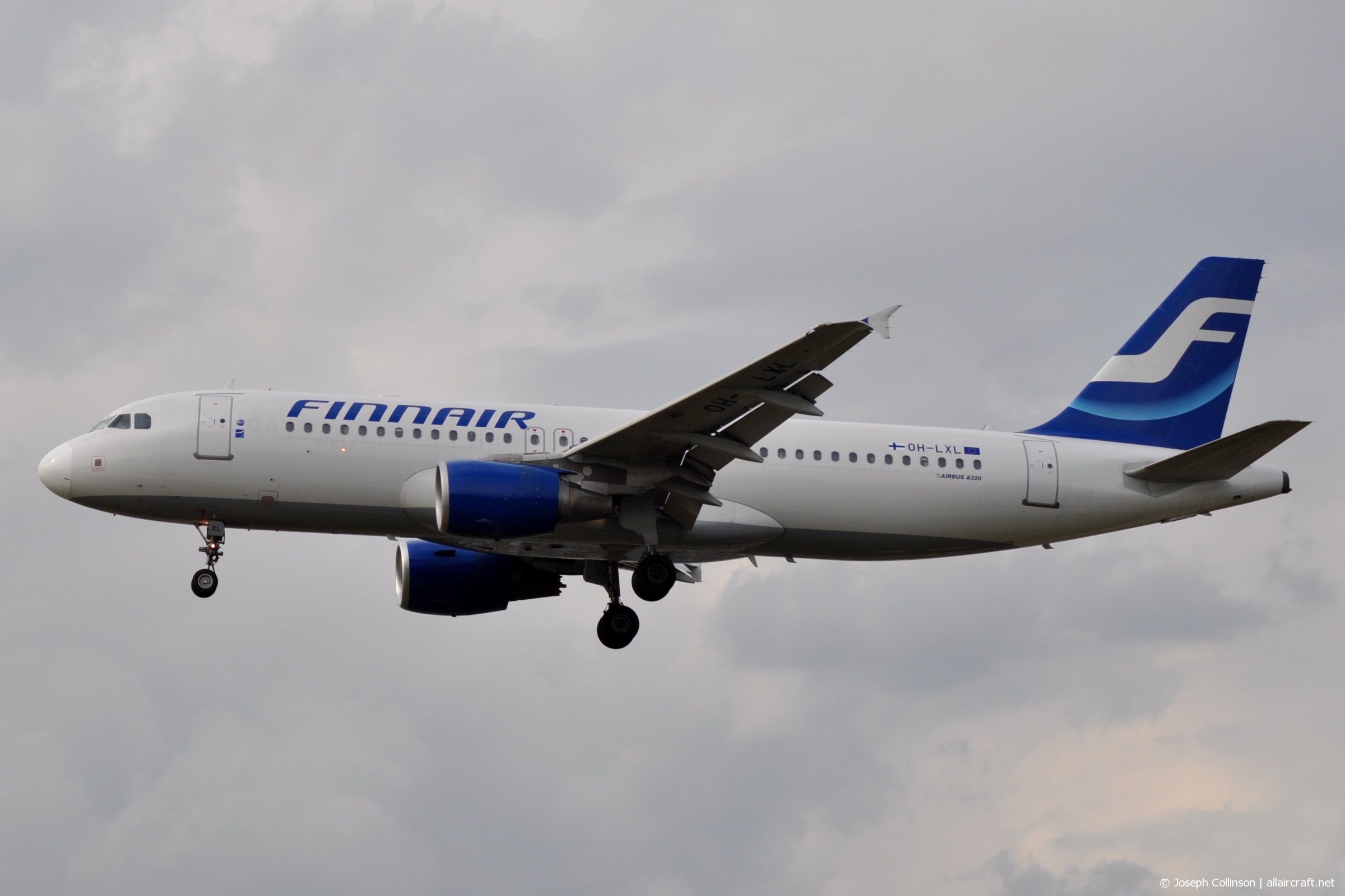 OH-LXL (002146) Airbus A320-214