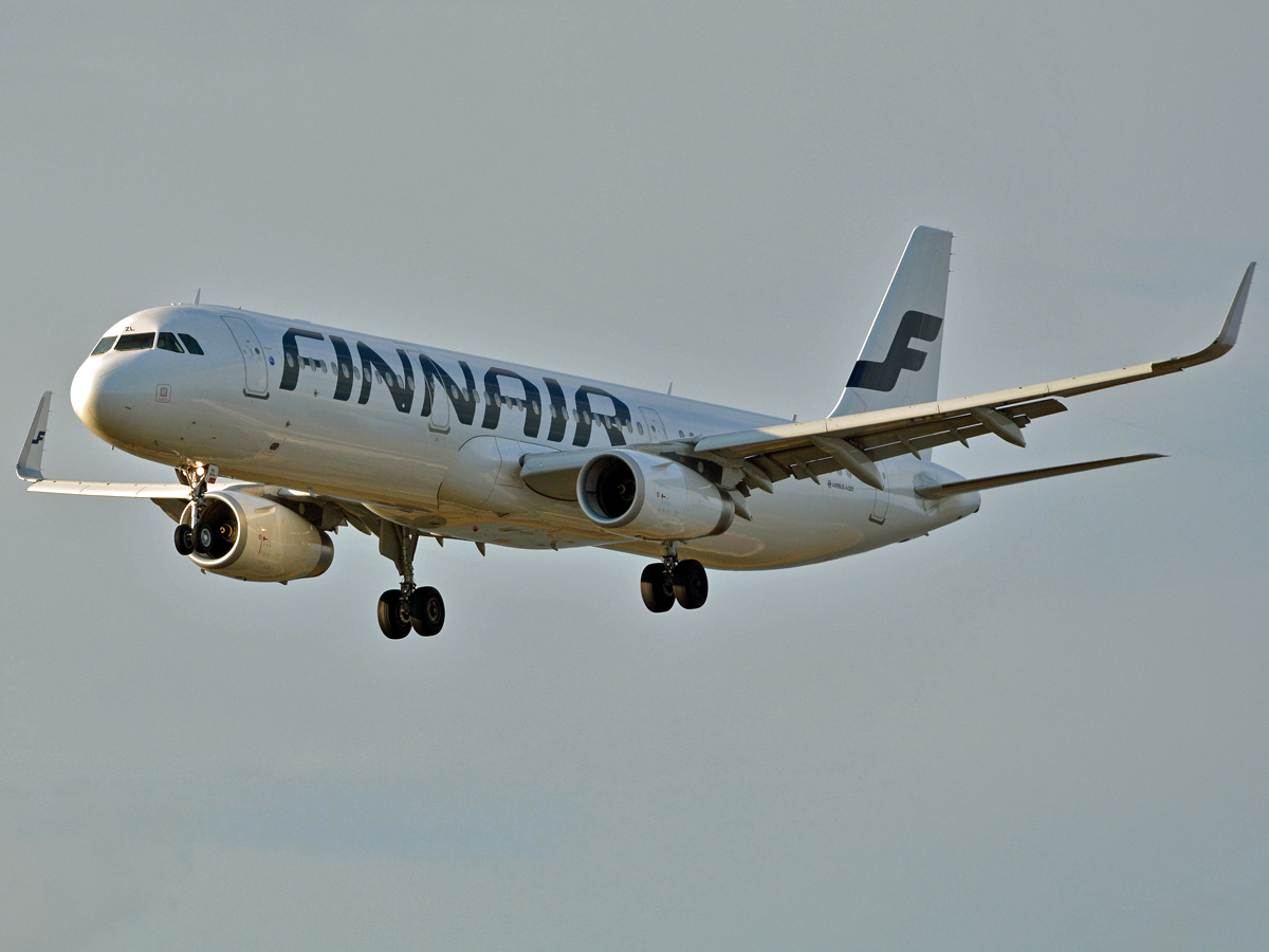 OH-LZL (006083) Airbus A321-231