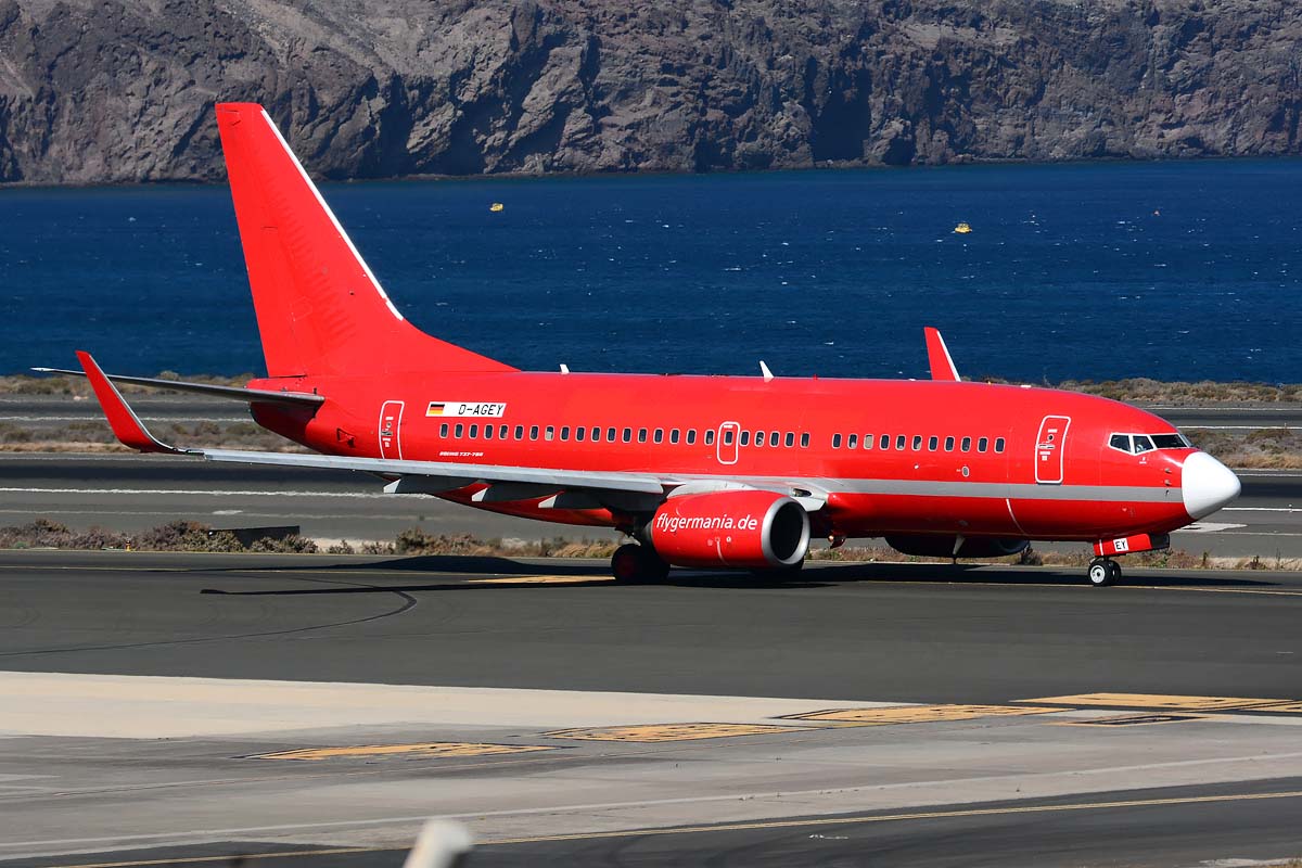 D-AGEY (28013) 2000 Boeing 737-7L9(WL)