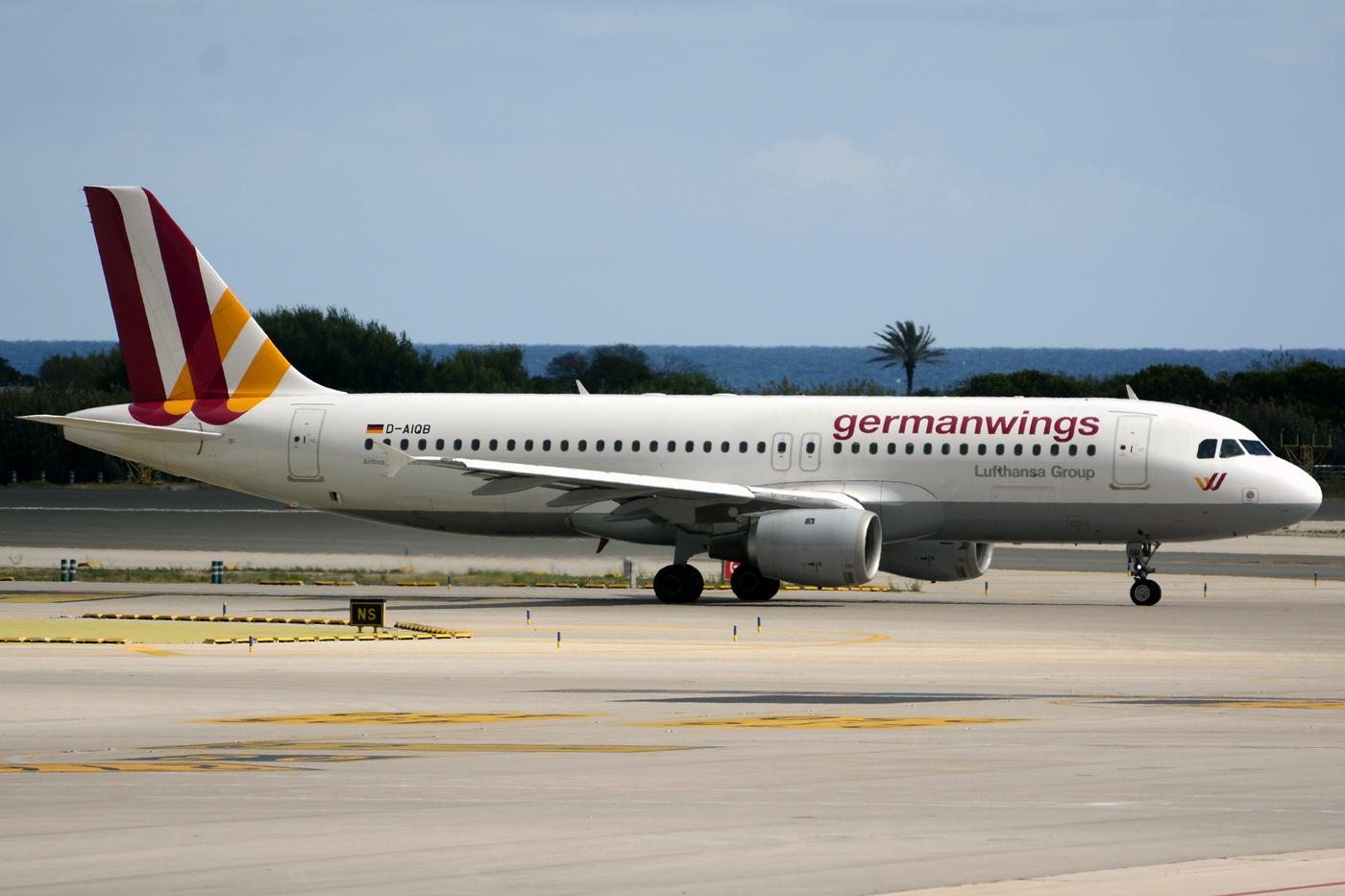 D-AIQB (200) 1991 Airbus A320-211
