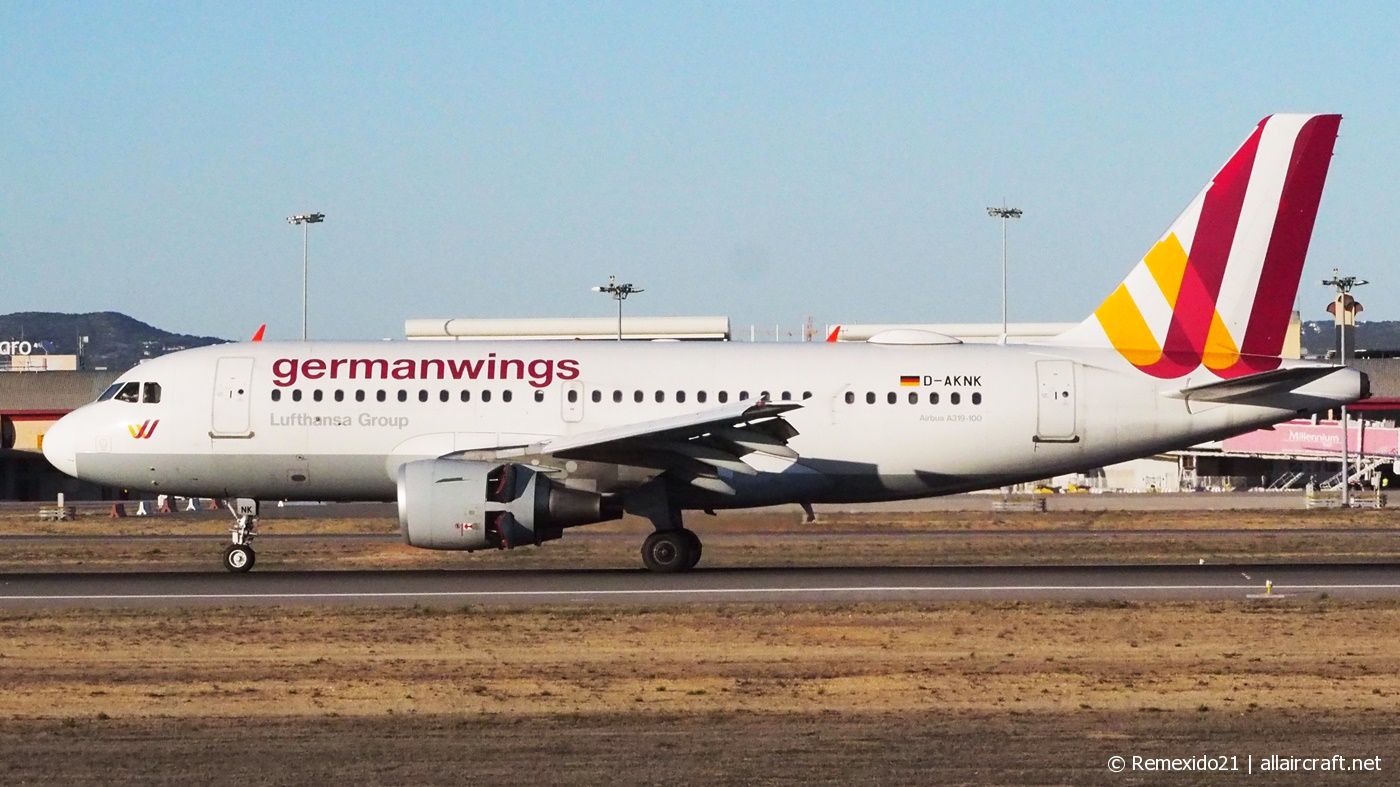 D-AKNK (1077) 1999 Airbus A319-112