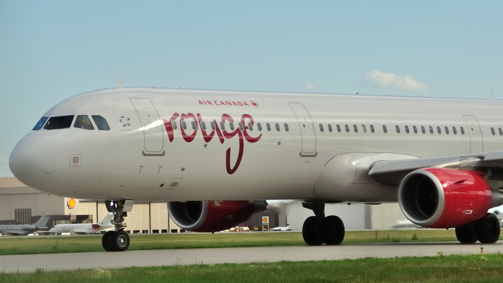 C-FJOK, (cn 6844), Airbus A321-211