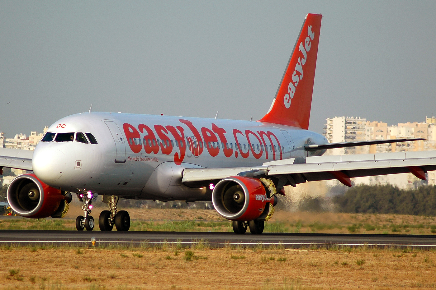 G-EZDC (2043) 2003 Airbus A319-111