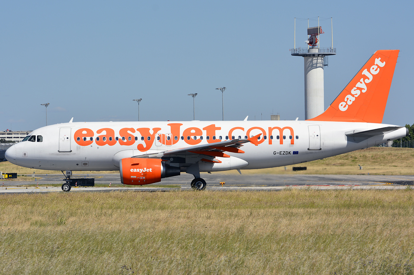 G-EZDK · Airbus A319-111 · (LIS / LPPT)