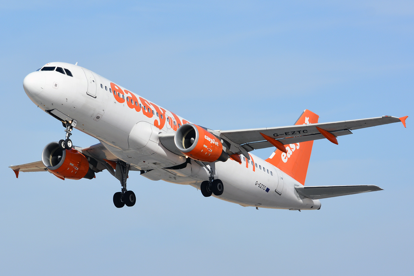 G-EZTC (3871) 2009 Airbus A320-214