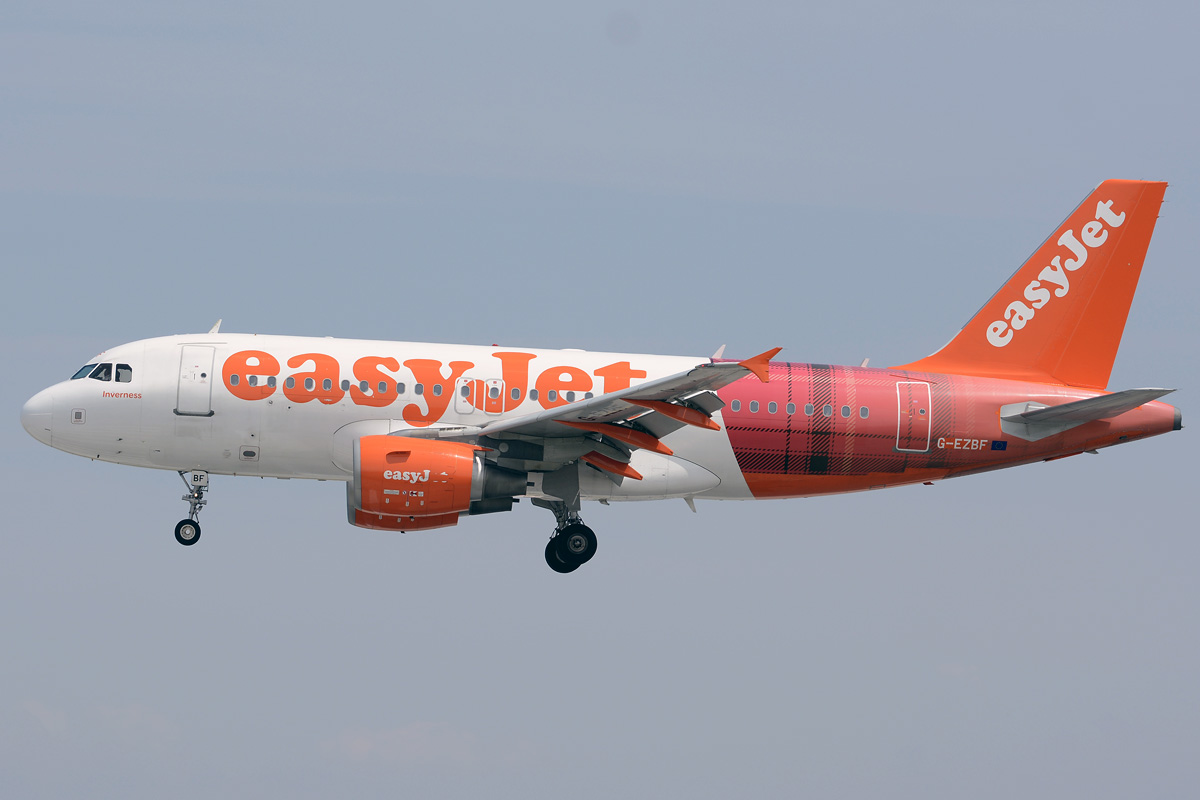 G-EZBF (2923) 2006 Airbus A319-111