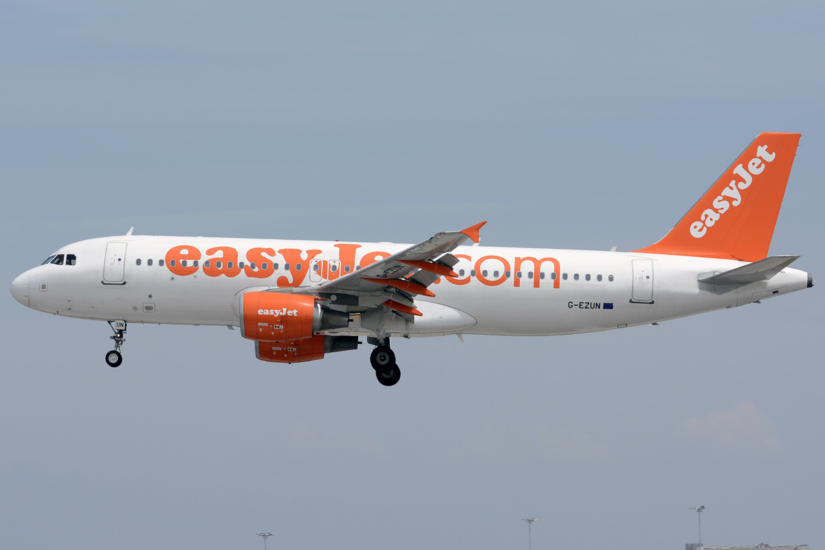 G-EZUN (5046) 2012 Airbus A320-214