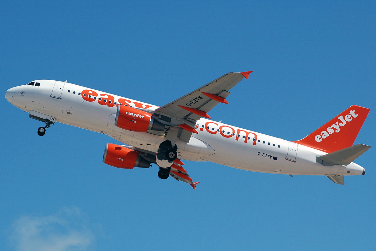 G-EZTW (4250) 2010 Airbus A320-214