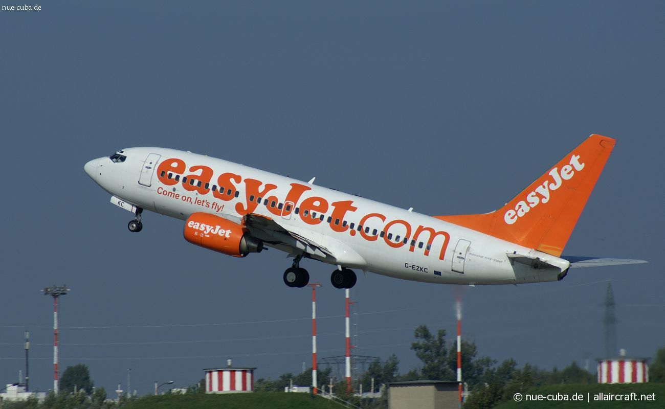 G-EZKC (32424) Boeing 737-73V
