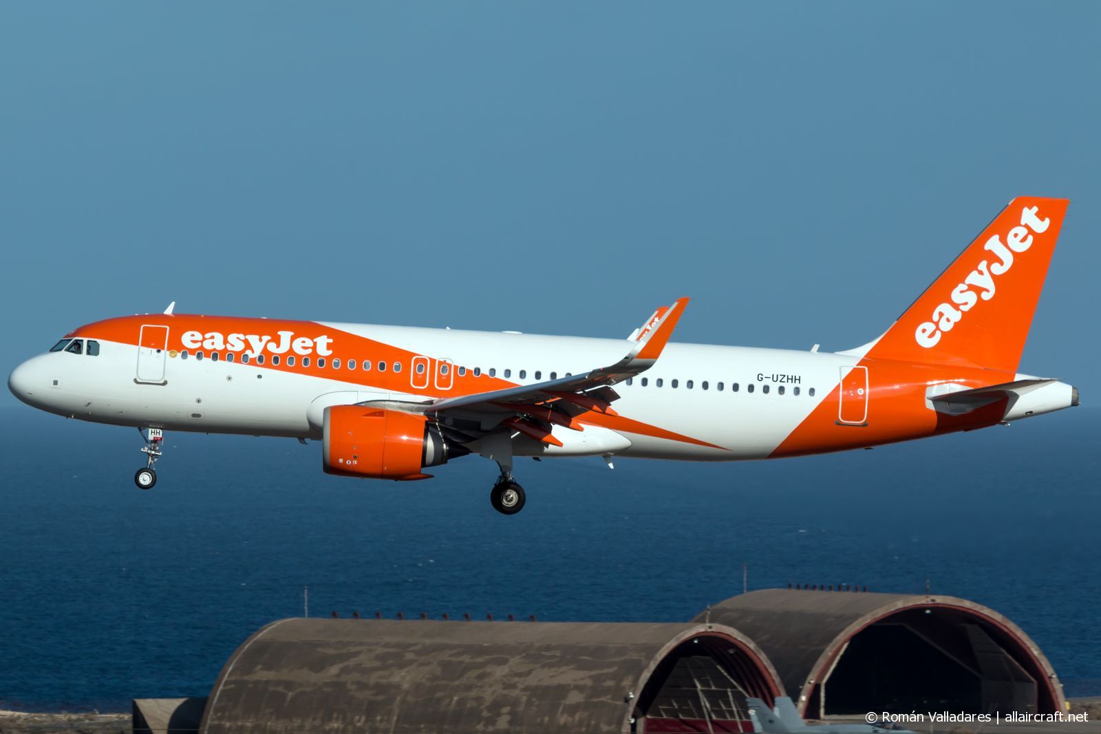 G-UZHH (8268) 2018 Airbus A320-251N