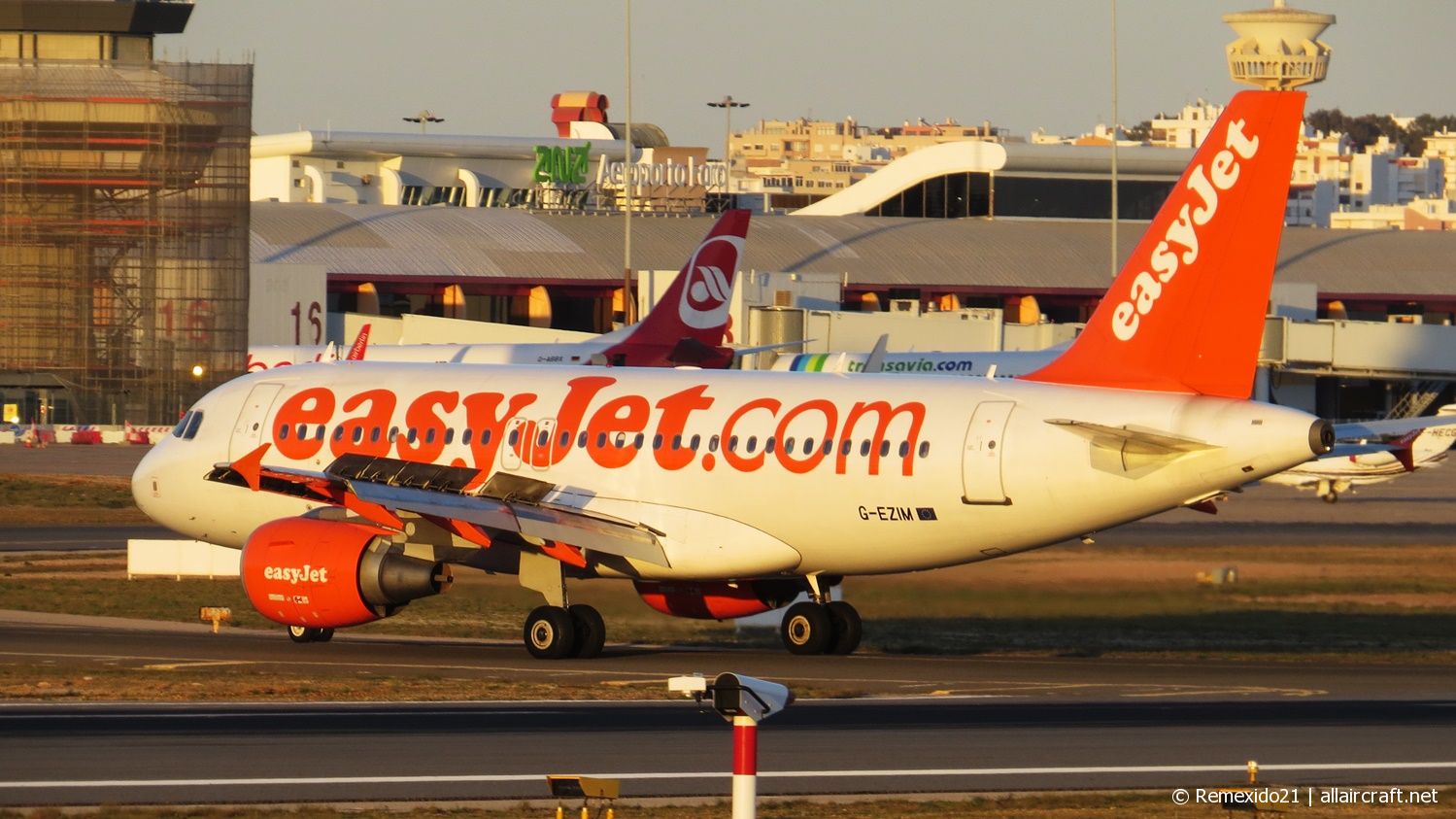 G-EZIM (2495) 2005 Airbus A319-111