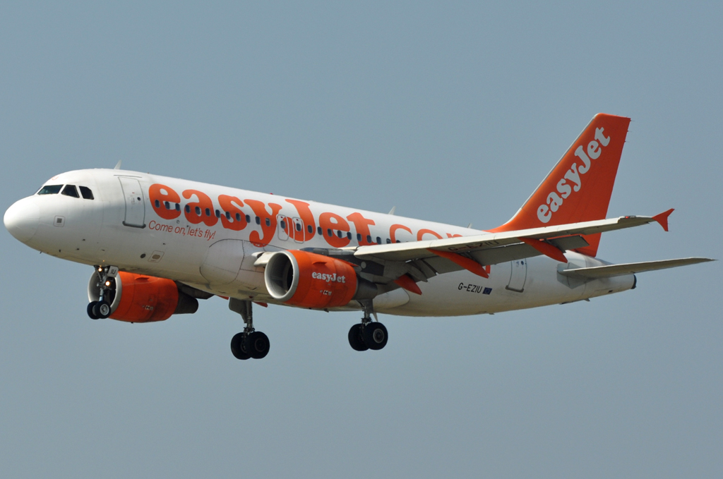 G-EZIU (2548) 2005 Airbus A319-111