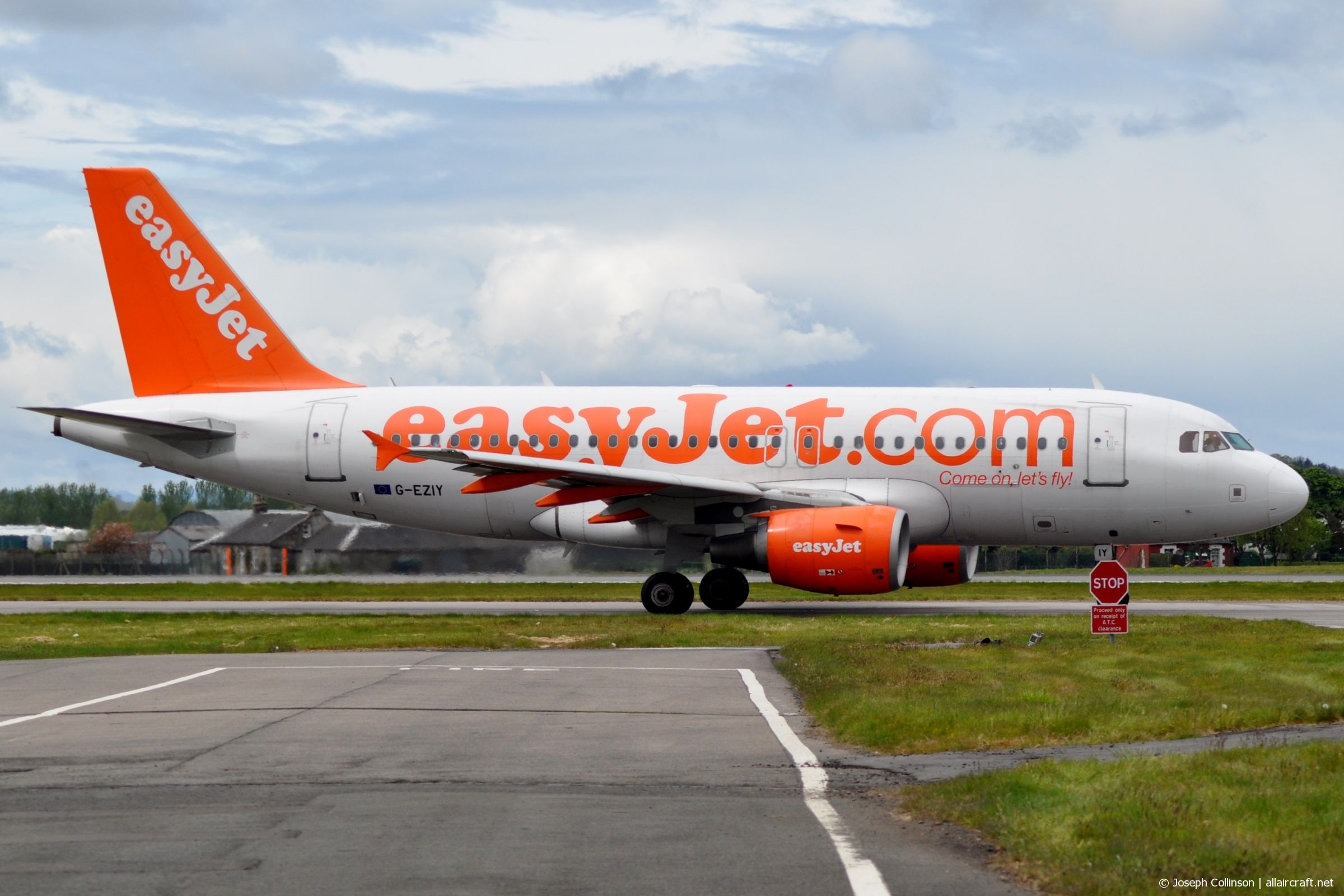 G-EZIY (2636) 2005 Airbus A319-111