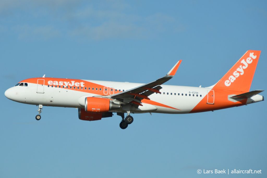 G-EZOI (6562) 2015 Airbus A320-214(WL)