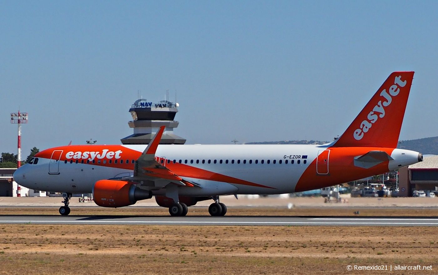 G-EZOR (6675) 2015 Airbus A320-214(WL)