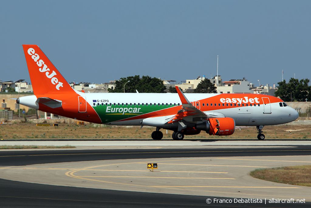 G-EZPD (7040) 2016 Airbus A320-214 WL