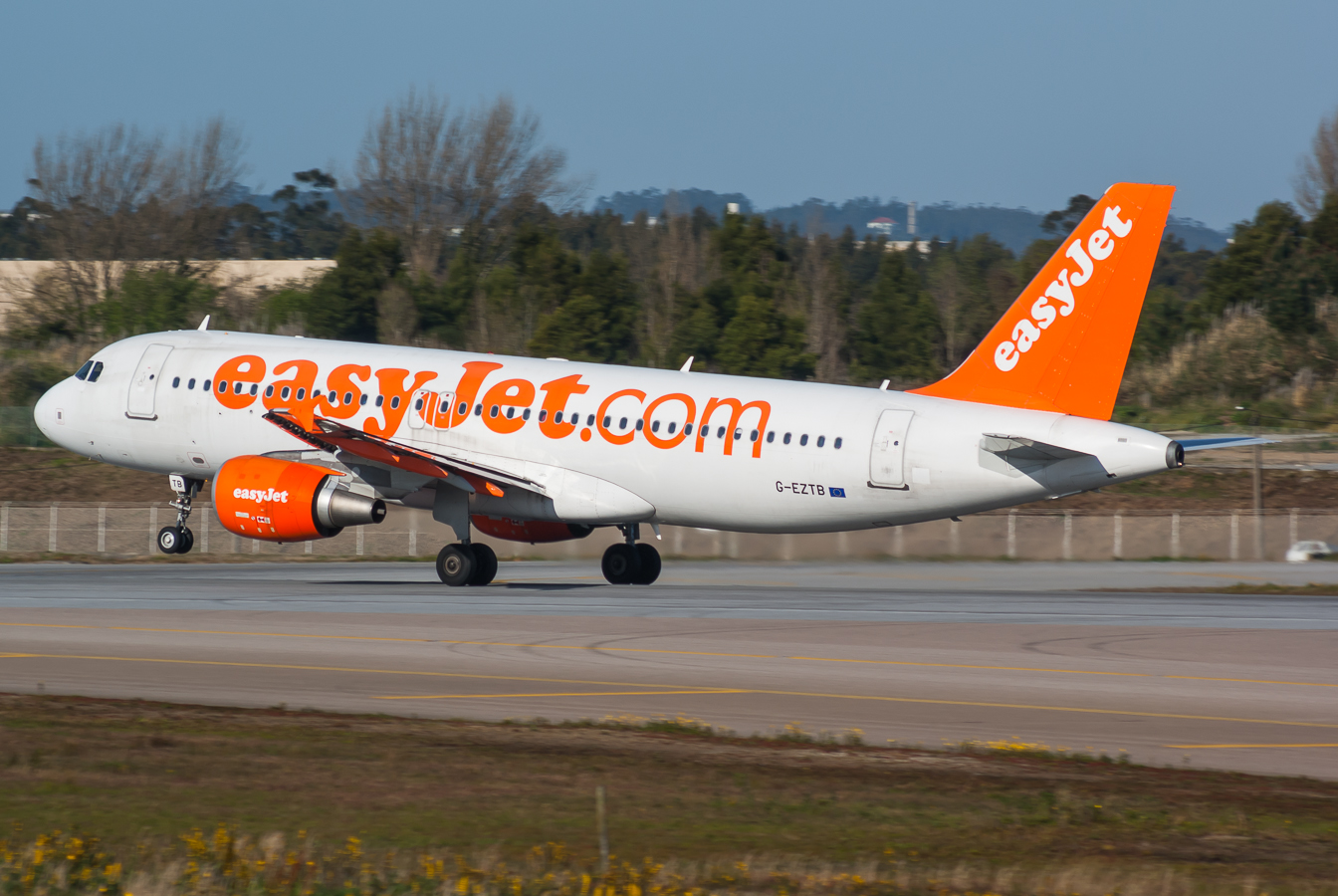 G-EZTB (3843) 2009 Airbus A320-214