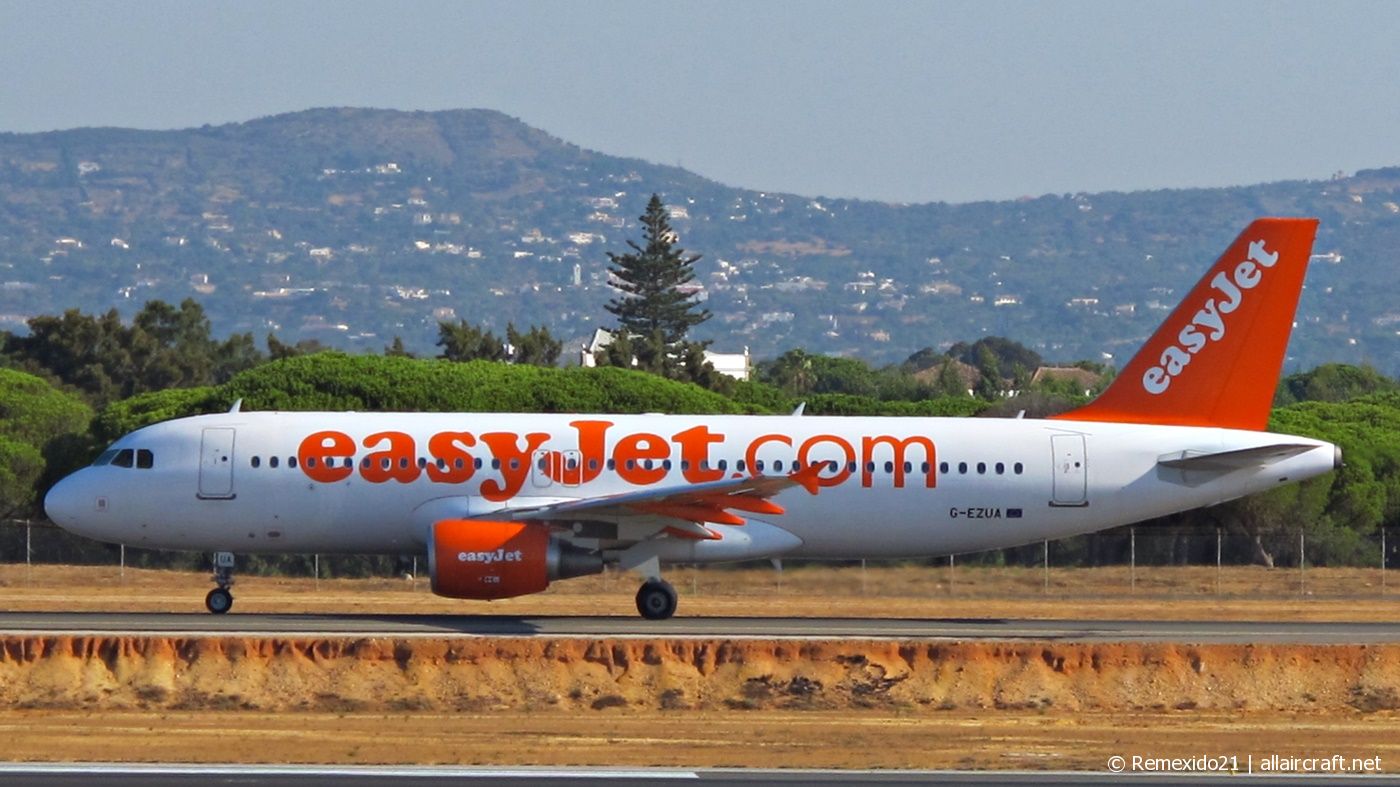 G-EZUA (4588) 2011 Airbus A320-214