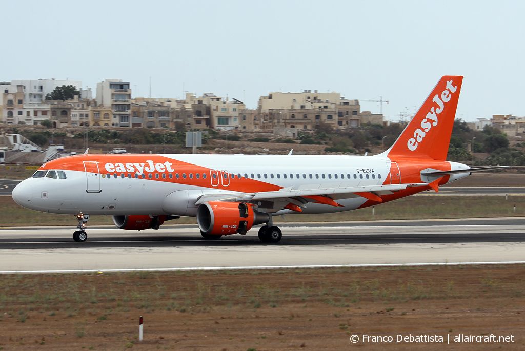 G-EZUA (4588) 2011 Airbus A320-214