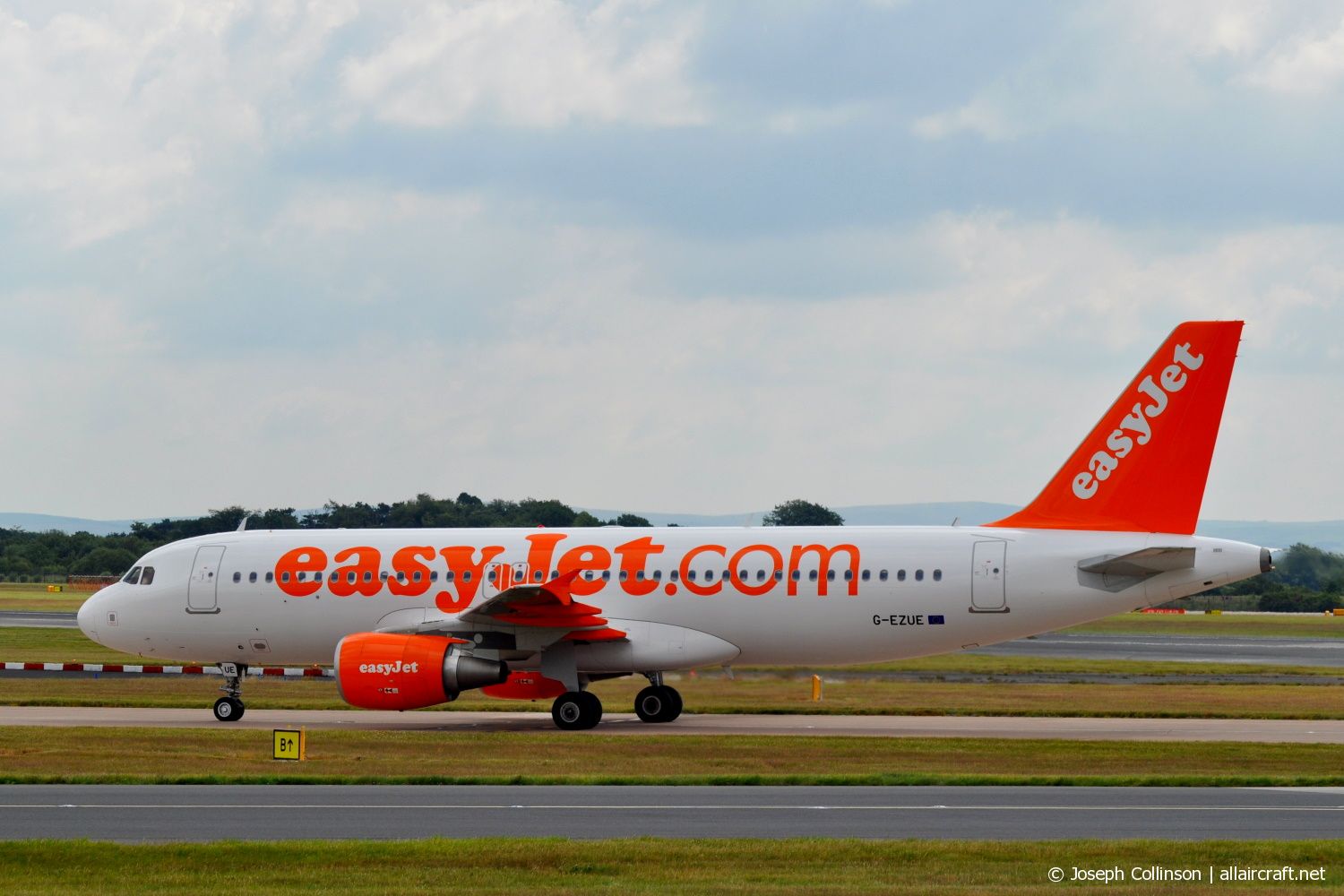 G-EZUE (4646) 2011 Airbus A320-214
