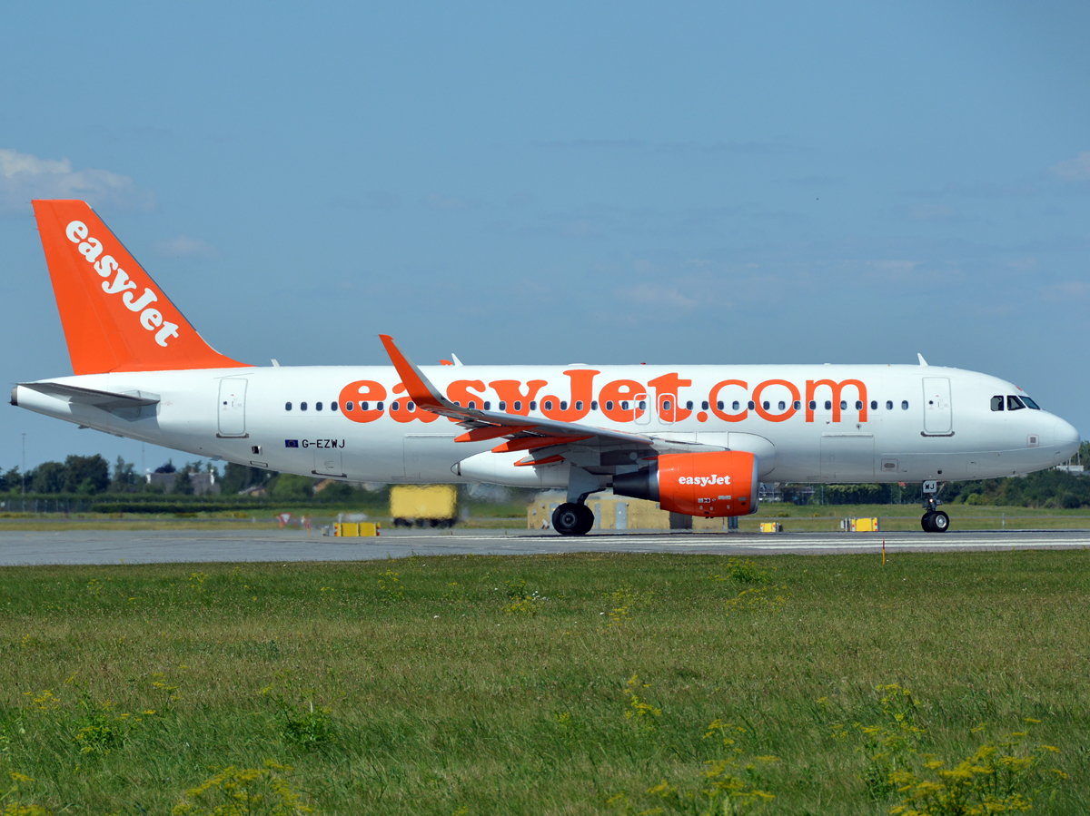G-EZWJ (5638) 2013 Airbus A320-214
