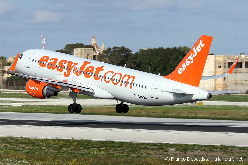 G-EZWO (5785) 2013 Airbus A320-214(WL)